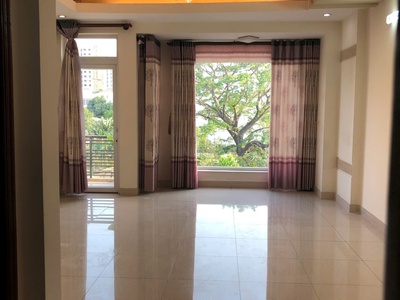 Chính chủ cho thuê nhà nguyên căn 1 trệt 3 lầu gần đường Trường Chinh 4