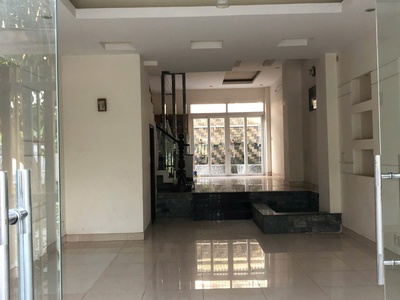 Chính chủ cho thuê nhà nguyên căn 1 trệt 3 lầu gần đường Trường Chinh 7