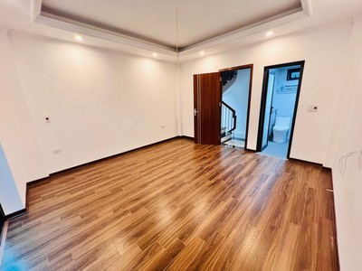 Bán Nhà Ngõ 88 Nguyễn Lam, Long Biên 5T, 33m2 chỉ 5,7 tỷ 1