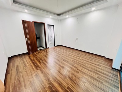 Bán Nhà Ngõ 88 Nguyễn Lam, Long Biên 5T, 33m2 chỉ 5,7 tỷ 3