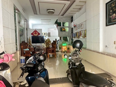 Nhà đẹp 1 trệt 2 lầu đường 6m nguyễn thị đặng gần trường võ trường toản q12 2