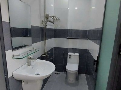 Cho thuê nhà nguyên căn   đường 488 Lã Xuân Oai, TP Thủ Đức  Quận 9 cũ , gần ngã ba Lò Lu 4