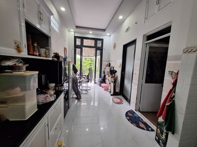 Bán nhà  phước long b, dt 80m2, 4 tầng, 9pn, 9wc, q.9, 7.25  tỷ, sổ hồng 0
