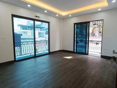 Ô tô đỗ cửa s64m mt 5m giá14 tỷ vũ quỳnhnamtừliêm 4