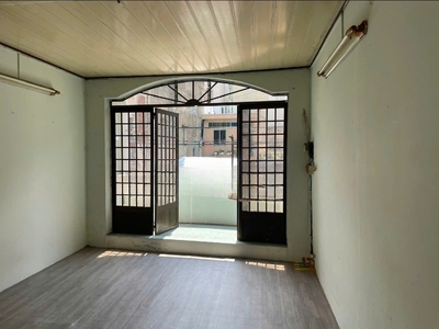Cho thuê nnc mt phường phú định q8.   p12 cũ . giá 13 triệu 0