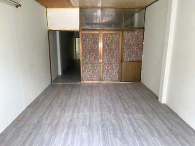 Cho thuê nnc mt phường phú định q8.   p12 cũ . giá 13 triệu 1
