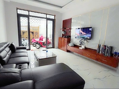 Nhà 4 tầng nở hậu dt khủng ql50 p5q8. giá 8,5 tỷ tl 1