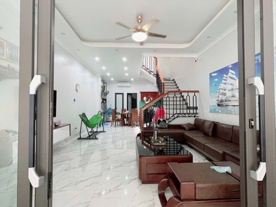 Nhà trung tâm phường xuân hòa   gần chợ   nhà đẹp, công năng đầy đủ   giá hơn 3 tỷ 2