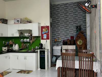 Bán nhà mới đẹp 3 tầng dĩ an,đường nhựa 13m,gần chợ thông dụng 4
