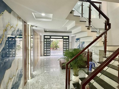 Nhà siêu đẹp khu vip, bên cạnh gò vấp 4 lầu hoành tráng 5pn, xe hơi đậu cửa, full nội thất xịn 3