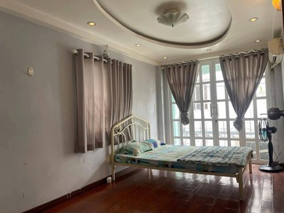 Nhà chdv đường cách mạng tháng 8 phường 9 quận 3 cũ. 4