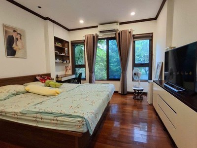 Bán nhà đẹp liễu giai   6 tầng thang máy, ở ngay, chỉ 14 tỷ 2