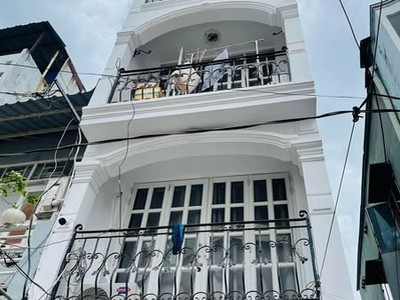 Nhà chdv đường cách mạng tháng 8 phường 9 quận 3 cũ. 1