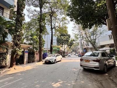 Bán nhà đẹp liễu giai   6 tầng thang máy, ở ngay, chỉ 14 tỷ 3