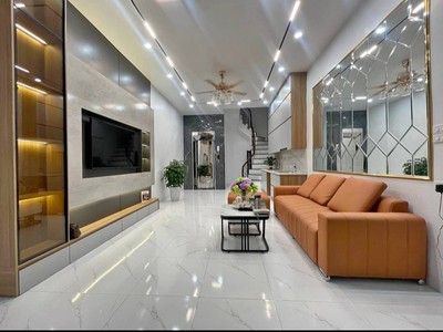 Siêu phẩm - hơn 8 tỷ- 47m ngọc thuỵ, bồ đề - gần ô tô- gần nhà văn hoá - thang máy- full nội thất 2