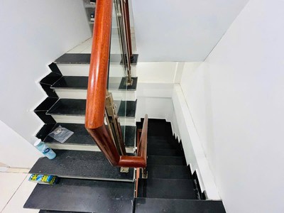 Bán nhà hoàng hoa thám, 22m2 5 tầng, ngõ thông chỉ 10m ra oto 4