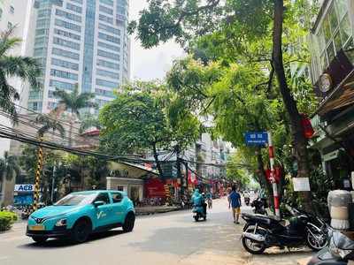Bán nhà hoàng hoa thám, 22m2 5 tầng, ngõ thông chỉ 10m ra oto 0