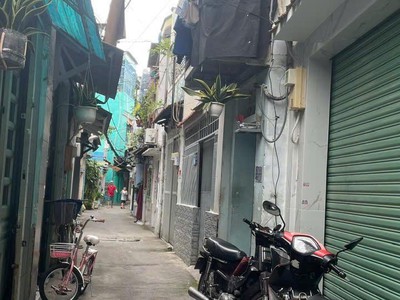 Tuyệt vời  dựa trên thông tin bạn cung cấp, đây là một vài tiêu đề gợi ý, đáp ứng các yêu cầu của 3