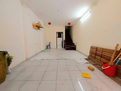 Bán nhà p.lô quân đội hoàng văn thái, thanh xuân, ôtô đỗ cửa, 45m2, ô chờ thang máy 3