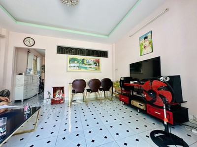 Bán nhà 173m2 lương văn can q8   ngang 6.3m   hẻm xe hơi   11.15 tỷ 0