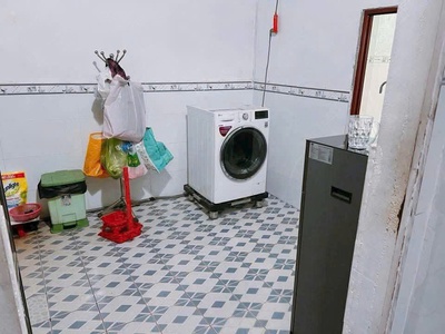 Bán nhà p.tân phong, gần chợ 26, sân oto, đường oto thông, chỉ 2,9 tỷ 2