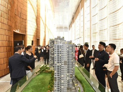 Bừng sáng chuẩn sống mới tại trung tâm sôi động vincom plaza dĩ an  tt avio vincom. 2