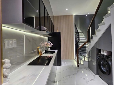 Bán gấp nhà mới ngay công viên làng hoa,gv chỉ 3ty950 1