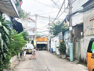 Nhà đẹp   hẻm 8m như mặt tiền   trệt lửng 3 phòng ngủ   chỉ việc ở 3