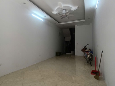 Kim đồng, hoàng mai, 48 m2 , 5 tầng, mặt tiền 4,2 m, giá nhỉnh 17 tỷ, 3