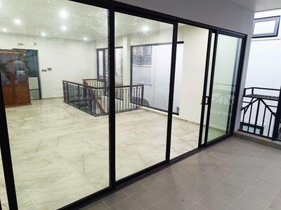 Hot tập thể 3 tầng, kim giang lô góc, nhà đẹp,3 thoáng, ngõ ô to tránh , tiện ích bạt ngàn 180m giá 3