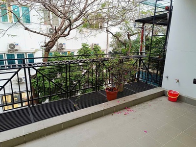 Hot tập thể 3 tầng, kim giang lô góc, nhà đẹp,3 thoáng, ngõ ô to tránh , tiện ích bạt ngàn 180m giá 4