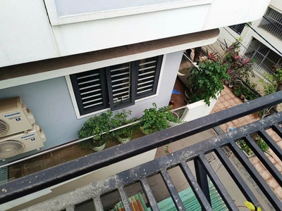 Hot tập thể 3 tầng, kim giang lô góc, nhà đẹp,3 thoáng, ngõ ô to tránh , tiện ích bạt ngàn 180m giá 2