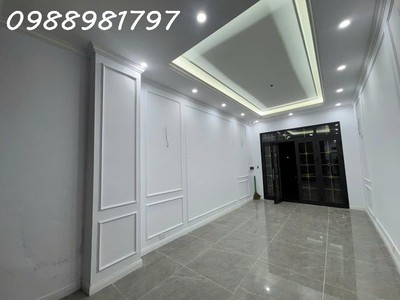 Cần bán nhà phân lô view hồ khu đô thị vĩnh hưng nhà mới 45m2x5 tầng 1