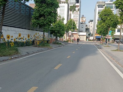 Bán đất ngọc thụy, long biên - giá chỉ 48 tỷ 500 triệu - chia được 3 lô, dt 330m , ô tô 7 chỗ vào 2