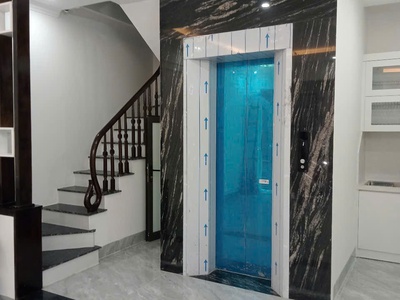 Bán nhà mới kính koong   thang máy   thông sàn   giá 8.4 tỷ  hoa lâm, long biên  40m   6 1