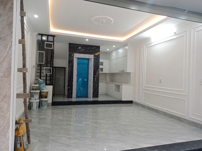 Bán nhà mới kính koong   thang máy   thông sàn   giá 8.4 tỷ  hoa lâm, long biên  40m   6 2