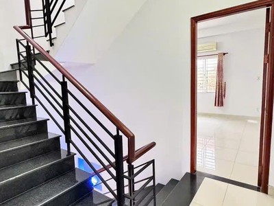 Ngang rộng 4.3m, 3 tầng btct,chỉ nhỉnh 8 tỷ tl, hẻm 282 bùi hữu nghĩa 2