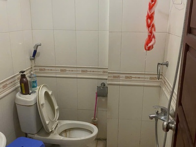 Cho thuê nhà nguyên căn Phố Vạn Phúc, Ba Đình. Vừa ở vừa kinh doanh. Chỉ 10tr 4