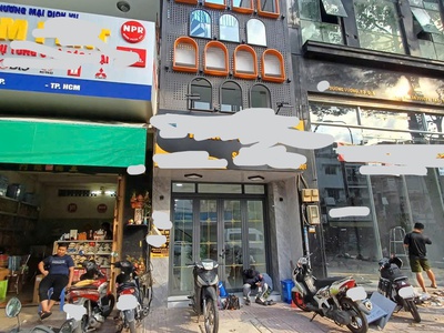 Hạ giá bán gấp chỉ 17.9 tỷ  sở hữu ngay nhà mặt tiền Quận 5 1