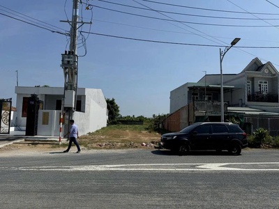Chính chủ cần bán gấp lô đất đẹp, MT phạm văn thành 105m2, SHR, 1 tỷ 1 1