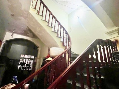 Bán nhà mặt phố đường thành, 215m2, mặt tiền 5.5m, 194 tỷ, đường 2 chiều, vỉa hè rộng 1