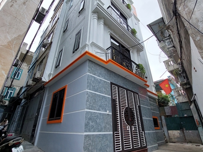 Cạnh nhổn nhà 3  tầng dân xây, lô góc, morning vào, 4.x tỷ 1