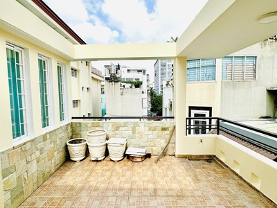 Tô hiến thành   hẻm xe hơi   nhà 4 tầng btct   chỉ 6.x tỷ 3