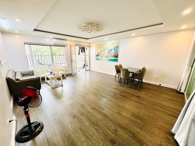 Tầng 1 tt hoàng ngọc phách, dtsd 80m, nội thất đẹp, vài bước ra phố, nhỉnh 5 tỷ 1