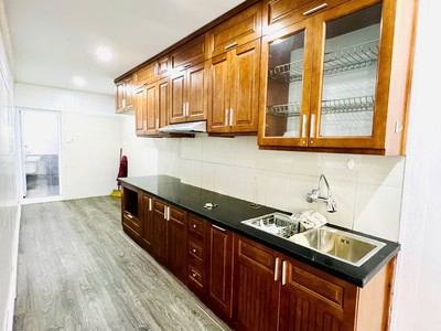 Tầng 1 tt hoàng ngọc phách, dtsd 80m, nội thất đẹp, vài bước ra phố, nhỉnh 5 tỷ 4