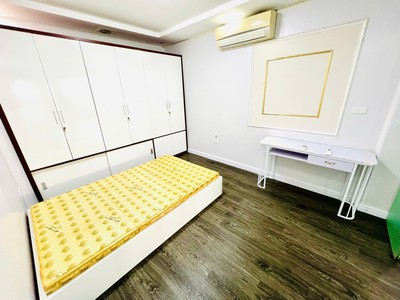 Tầng 1 tt hoàng ngọc phách, dtsd 80m, nội thất đẹp, vài bước ra phố, nhỉnh 5 tỷ 2