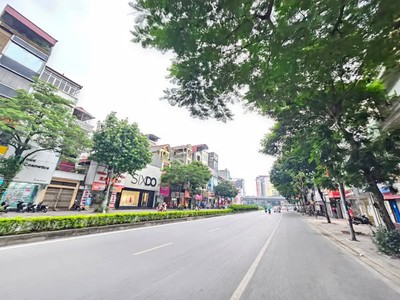 Tòa nhà văn phòng mp nguyễn văn cừ 215m2 10 tầng, dòng tiền 400tr/tháng 1xx tỷ 1
