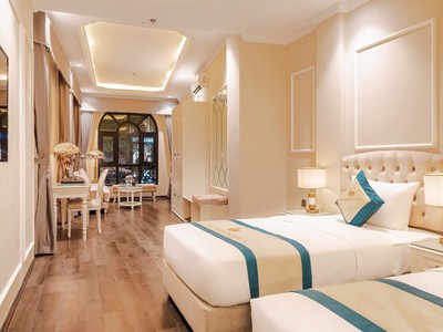 Bán tòa nhà khách sạn, nhà hàng 320m2, 9 tầng, mt11m, vỉa hè 10m phố nguyễn văn cừ 2xx tỷ 3