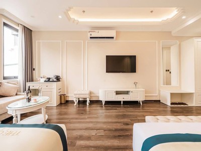 Bán tòa nhà khách sạn, nhà hàng 320m2, 9 tầng, mt11m, vỉa hè 10m phố nguyễn văn cừ 2xx tỷ 4