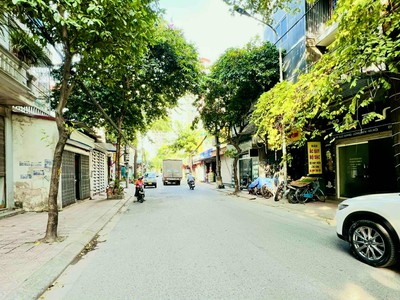 Bán nhà đức giang, 80m, vỉa hè, 2 mặt ôtô tránh, cách cầu đông trù 300m 0